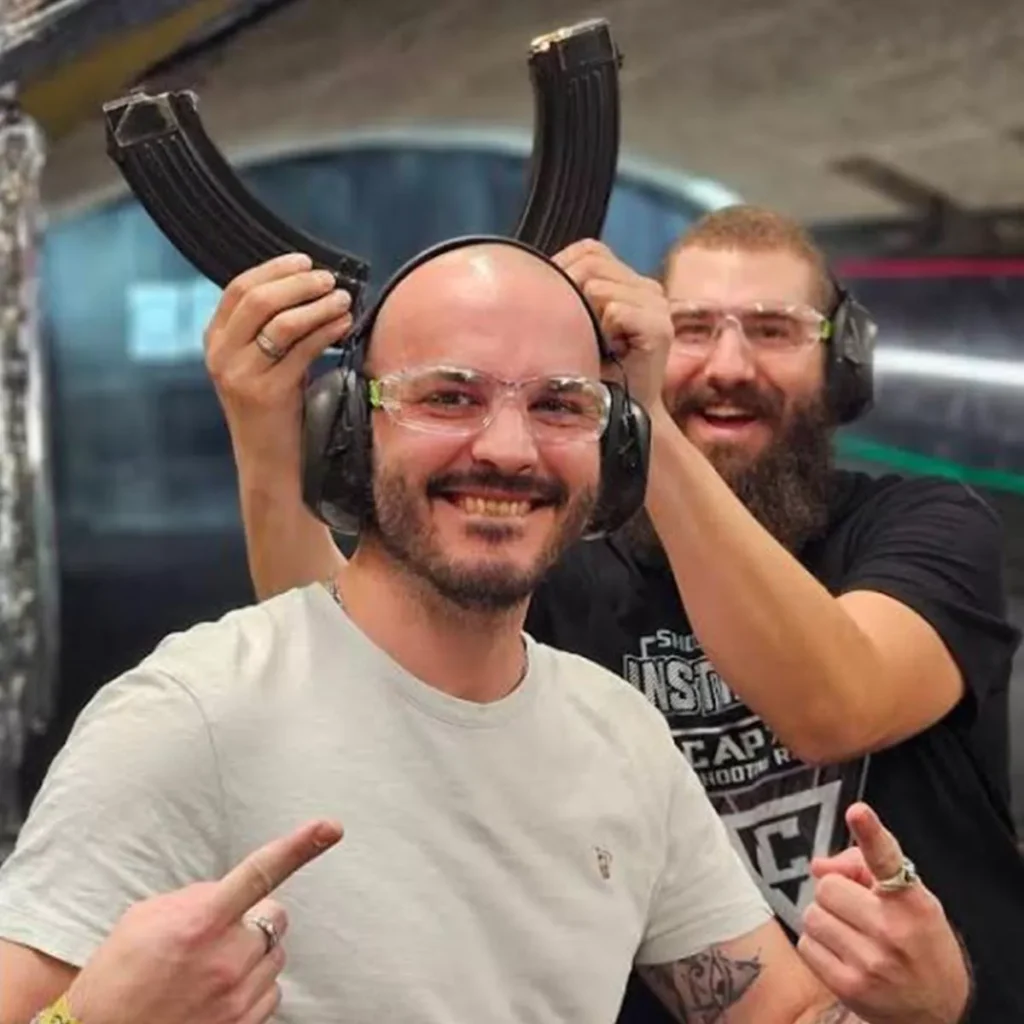 Zábavou a štěstím oplývající host (Budapest Shooting)