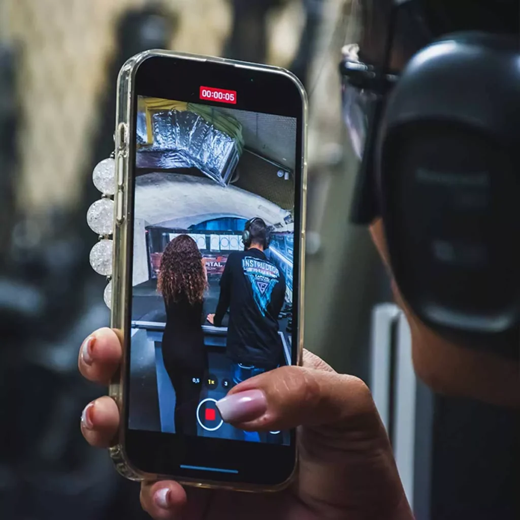 Fotografie a video během skutečné střelby (na střelnici) Budapest Shooting Range